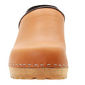 KLÄGN KLÄGN Tindra Wood Closed Back Grip Caramel Veg Tan Leather Clogs