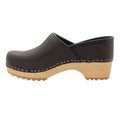 Tindra Wood Closed Back Grip Brown Leather Clogs