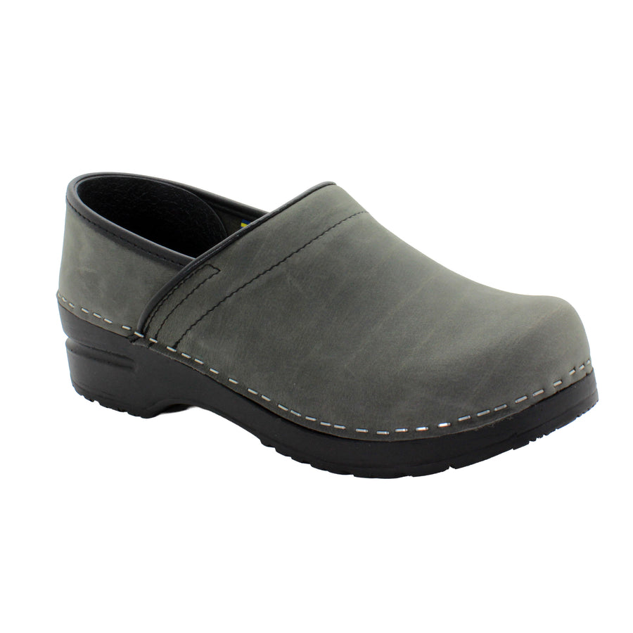 PROFESSIONAL Full Grain Oiled Leather Clogs