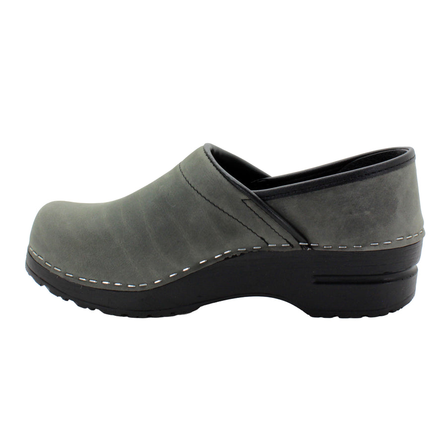 PROFESSIONAL Full Grain Oiled Leather Clogs
