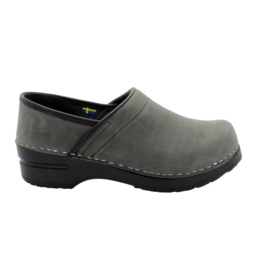 PROFESSIONAL Full Grain Oiled Leather Clogs