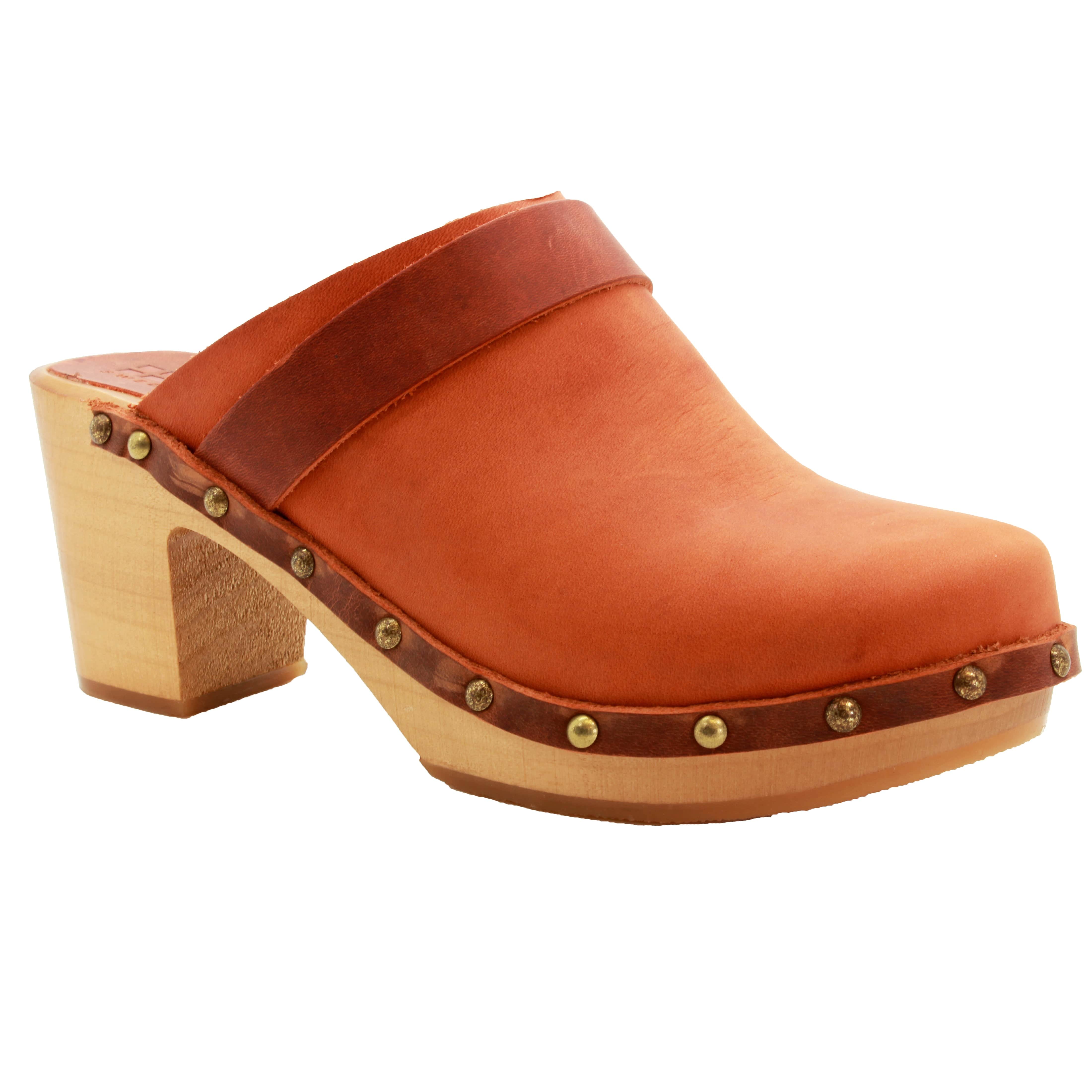 Maria Wooden Clogs in Vintage Oiled Leather – BJORK Swedish Comfort